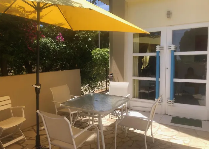 Apartment De Saint Clair A 50m Le Lavandou