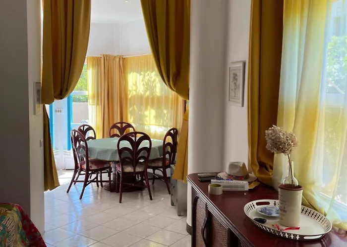 De Saint Clair A 50m * Le Lavandou