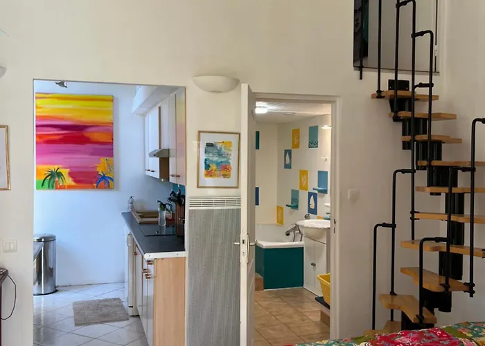 De Saint Clair A 50m Apartment *